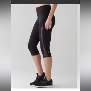 Lululemon smooth stride crop running leggings black size 2